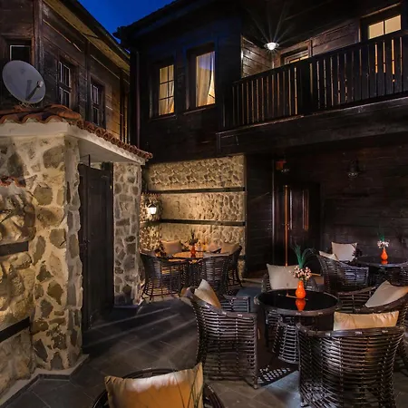 Къща за гости Effect Boutique Azzura - Adults Only 3*